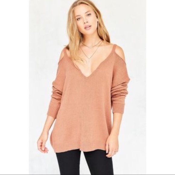 UO / Kimchi Blue Kia Cold shoulders sweater, S - Picture 1 of 5